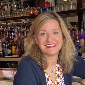 Meet your Posher, Roya